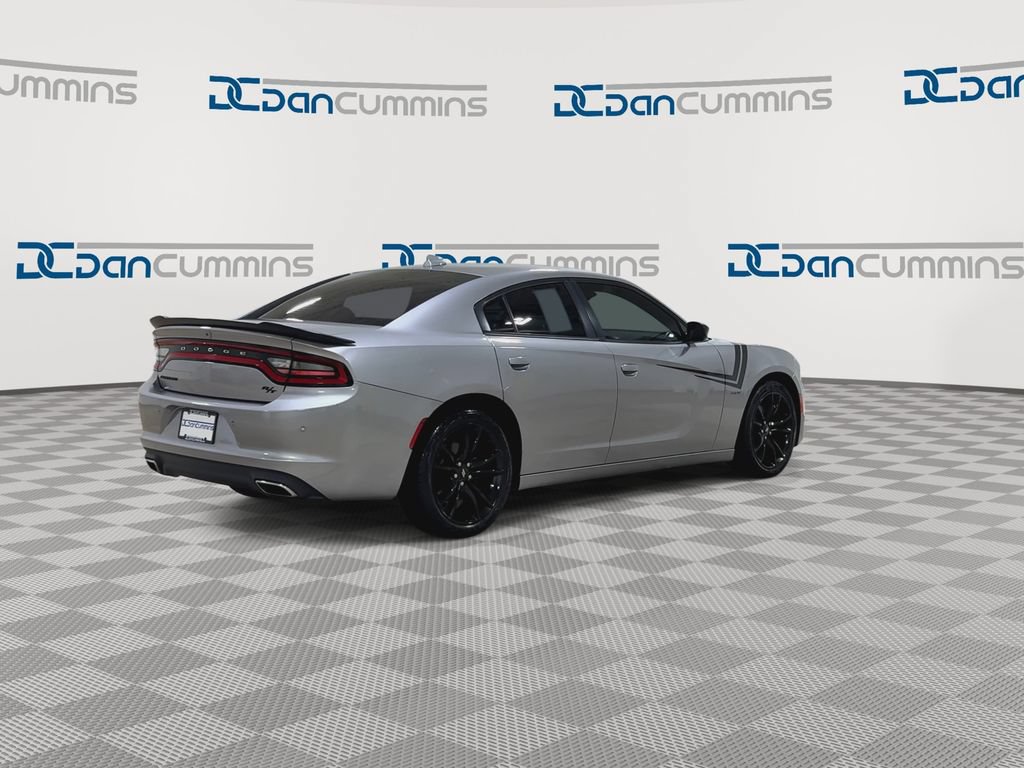 Used 2018 Dodge Charger R/T w/ Blacktop Package RWD image 9
