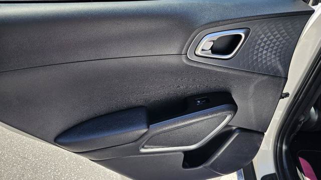 Used 2020 Kia Soul S FWD image 29