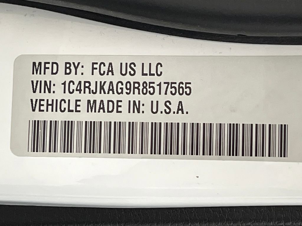 Used 2024 Jeep Grand Cherokee L Laredo image 73