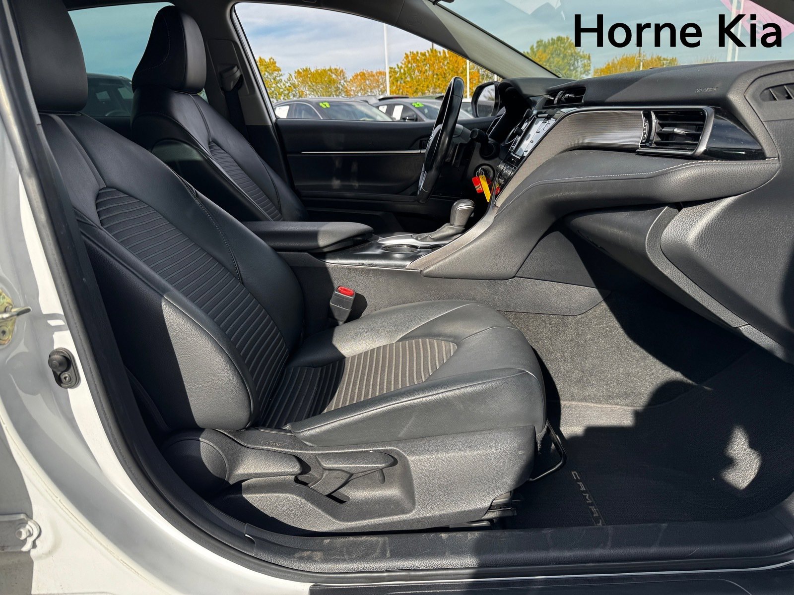 Used 2020 Toyota Camry SE image 26