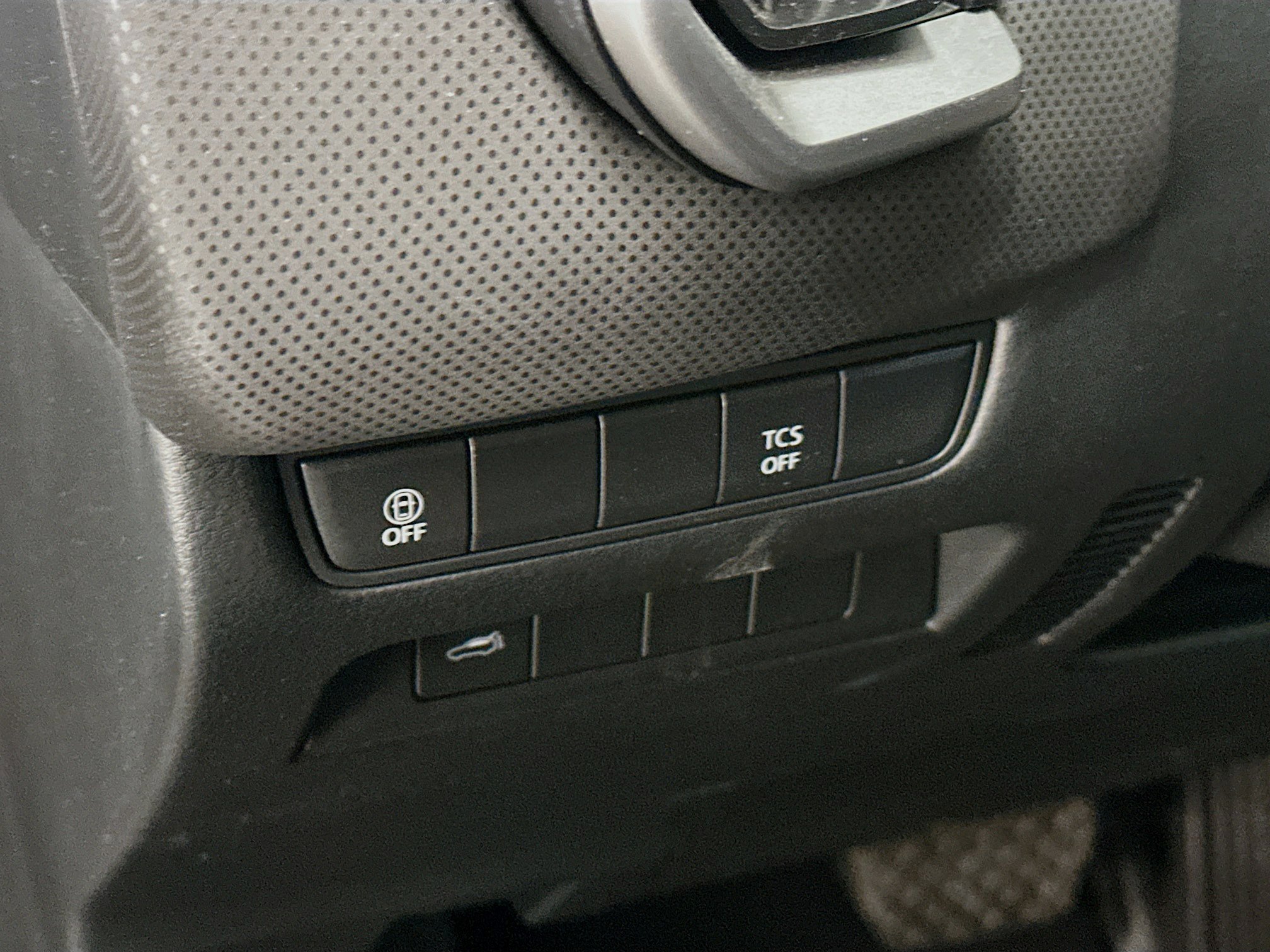 Used 2025 MAZDA CX-50 AWD 2.5 S w/ Premium Package image 17