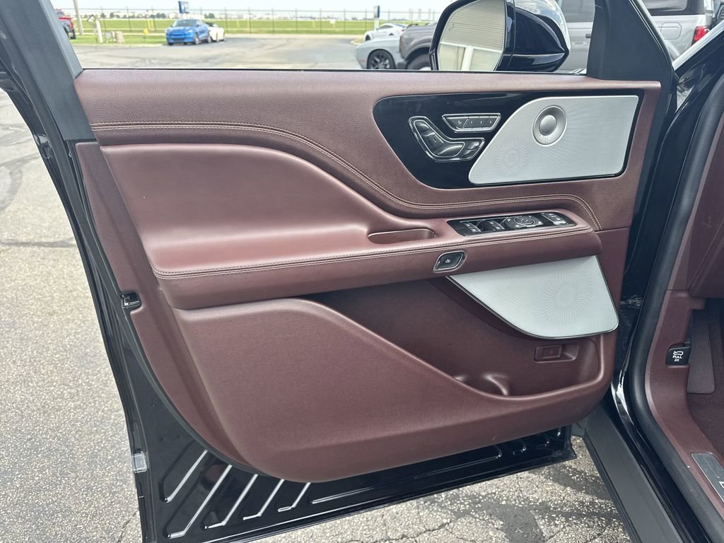 Certified 2023 Lincoln Aviator Black Label w/ Dynamic Handling Package image 24