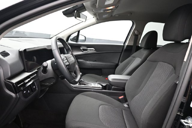 Used 2026 Kia Sportage LX FWD image 14