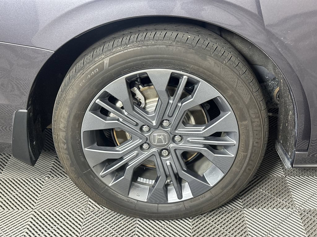Used 2025 Honda Odyssey Touring image 17