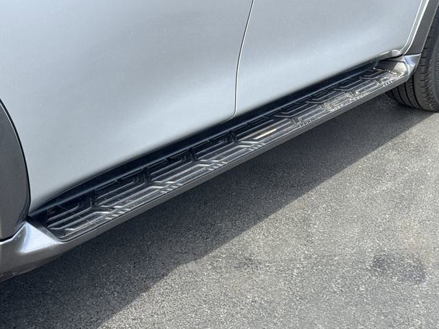 Used 2020 Nissan Armada SL image 18