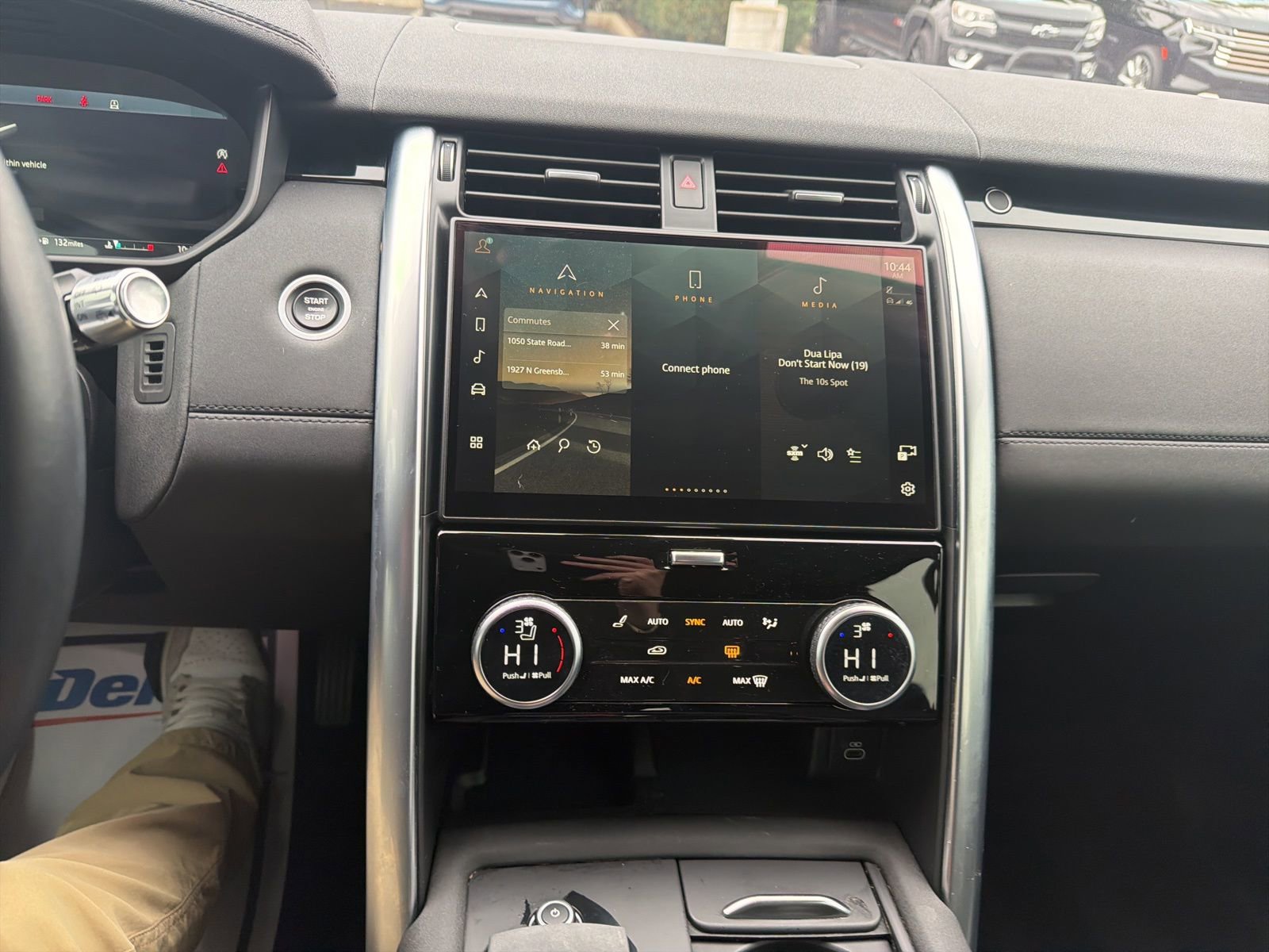 Used 2022 Land Rover Discovery S image 11