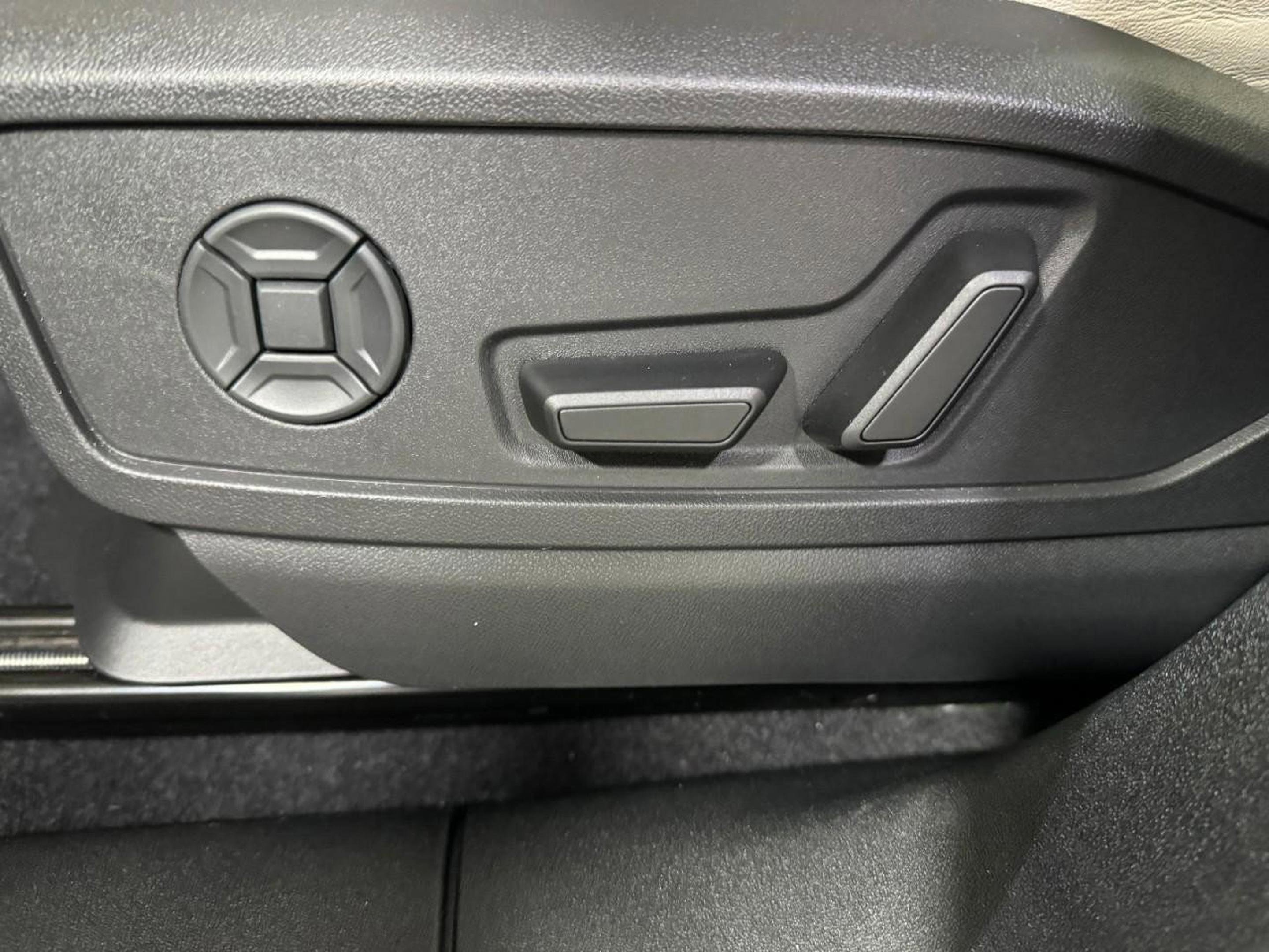 New 2025 Audi Q5 Premium Plus image 28