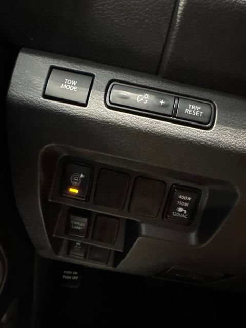 Used 2025 Nissan Frontier SV w/ SV Convenience Package RWD image 16
