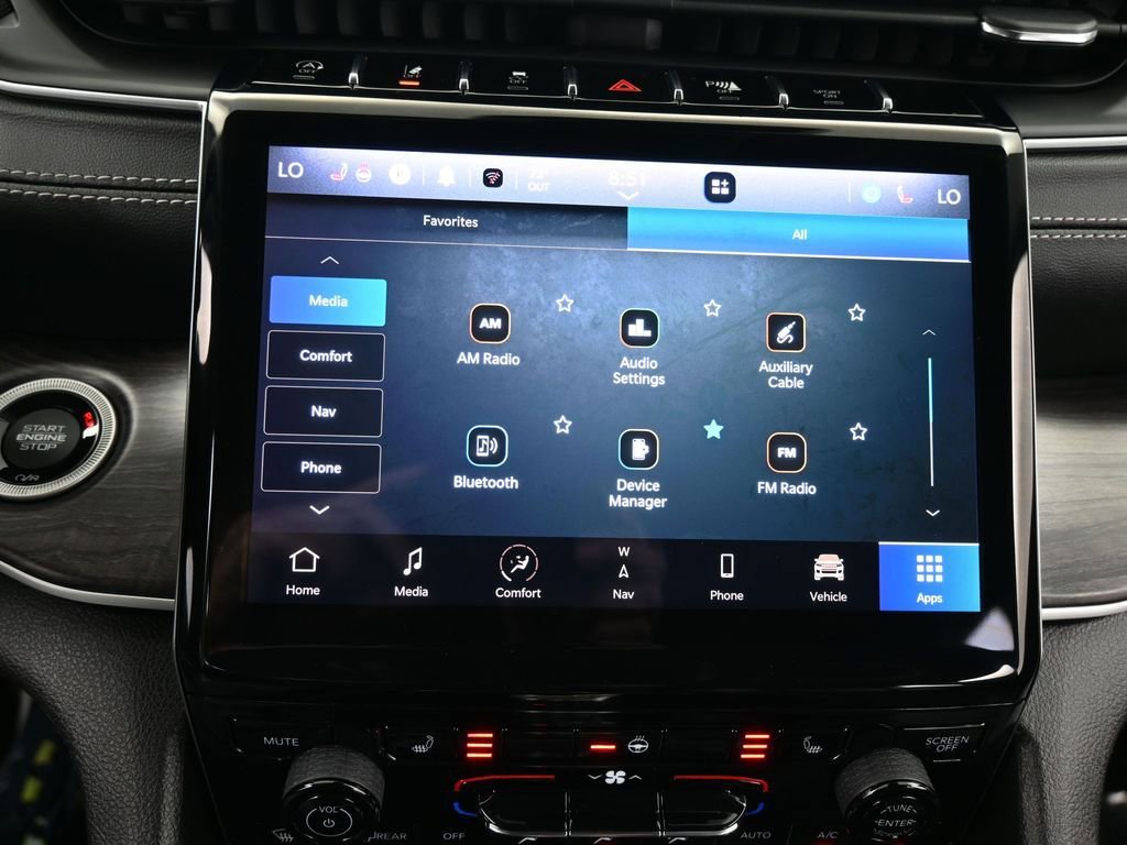 Used 2023 Jeep Grand Cherokee Limited w/ Black Appearance Package image 22