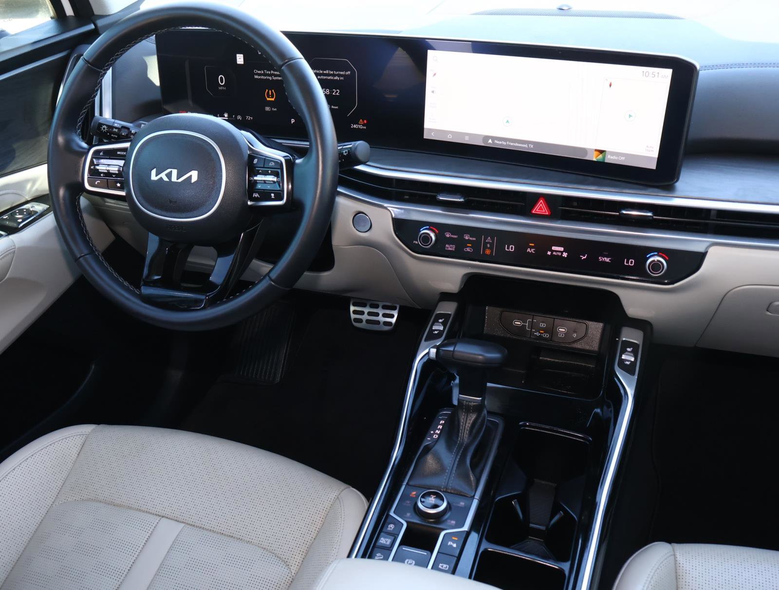 Used 2025 Kia Sorento SX image 11