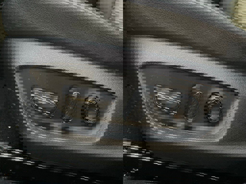 Used 2023 Toyota Camry SE image 14