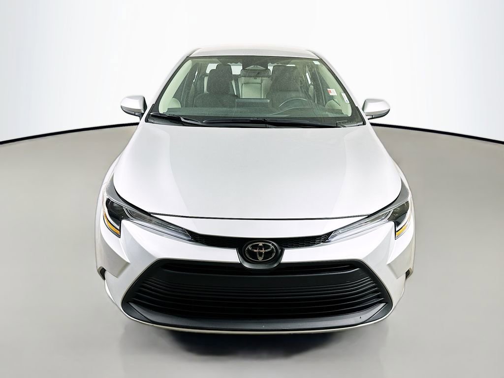 Used 2025 Toyota Corolla LE video 2