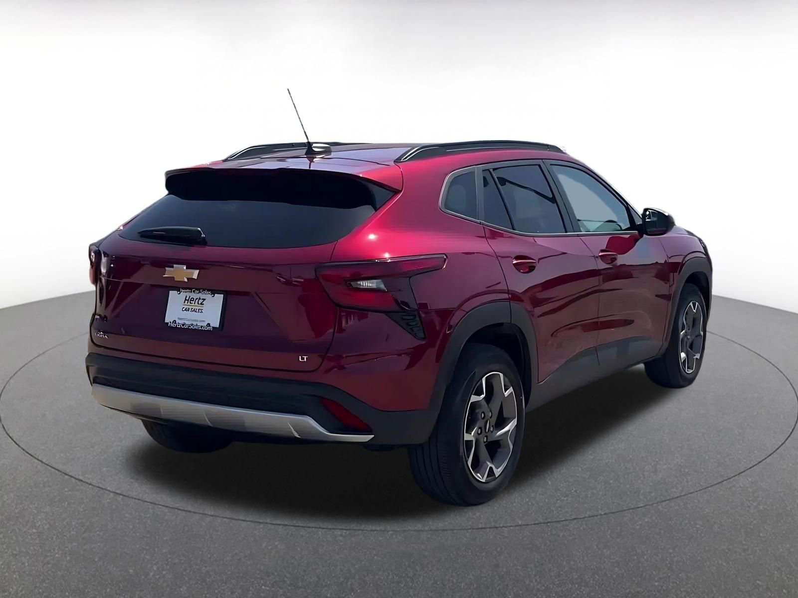 Used 2025 Chevrolet Trax LT FWD image 14