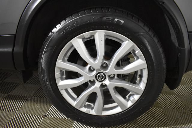 Used 2022 Nissan Rogue Sport SV AWD/4WD image 40