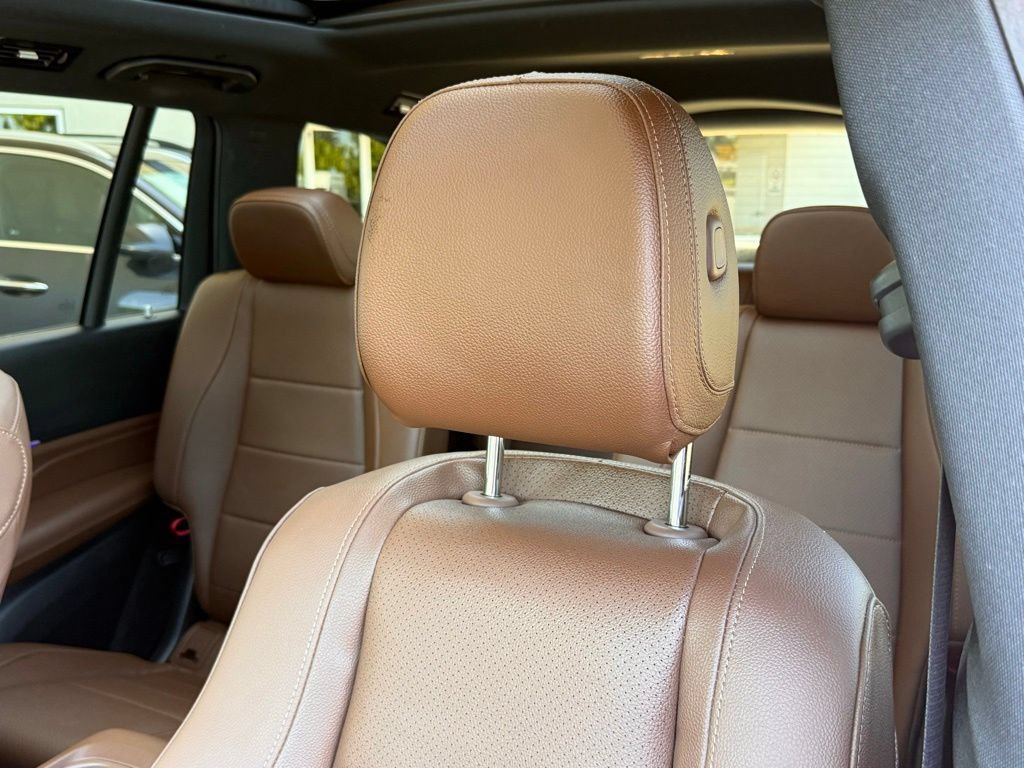 Used 2024 Mercedes-Benz GLS 450 4MATIC image 3