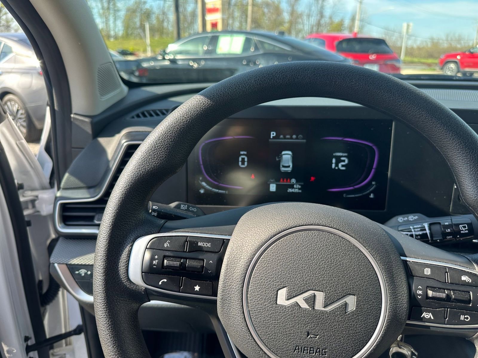 Used 2025 Kia Sportage LX image 32