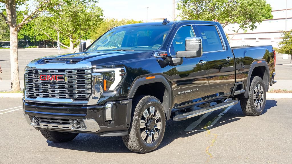 New 2026 GMC Sierra 2500 Denali w/ Denali Reserve Package AWD/4WD image 3