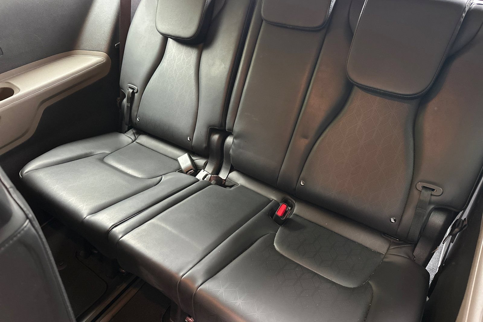 Used 2025 Kia Carnival FWD image 20