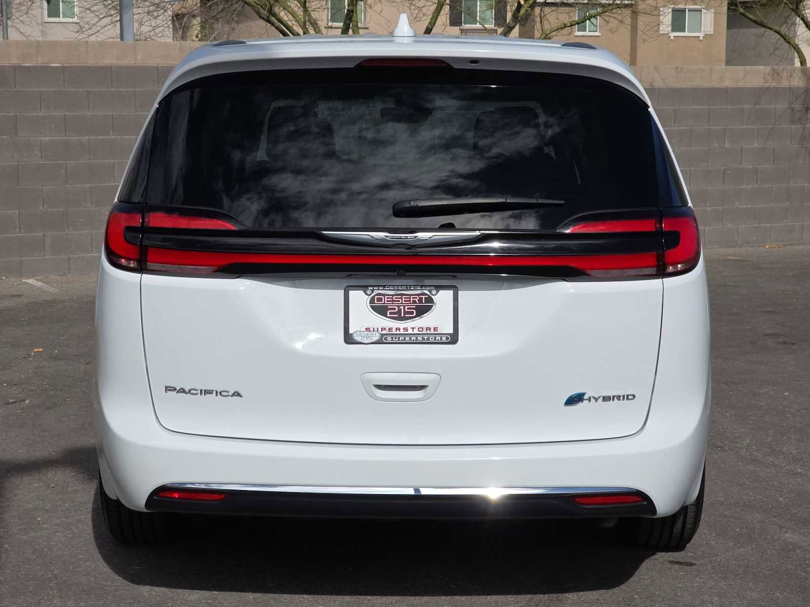 Used 2022 Chrysler Pacifica Touring-L image 8