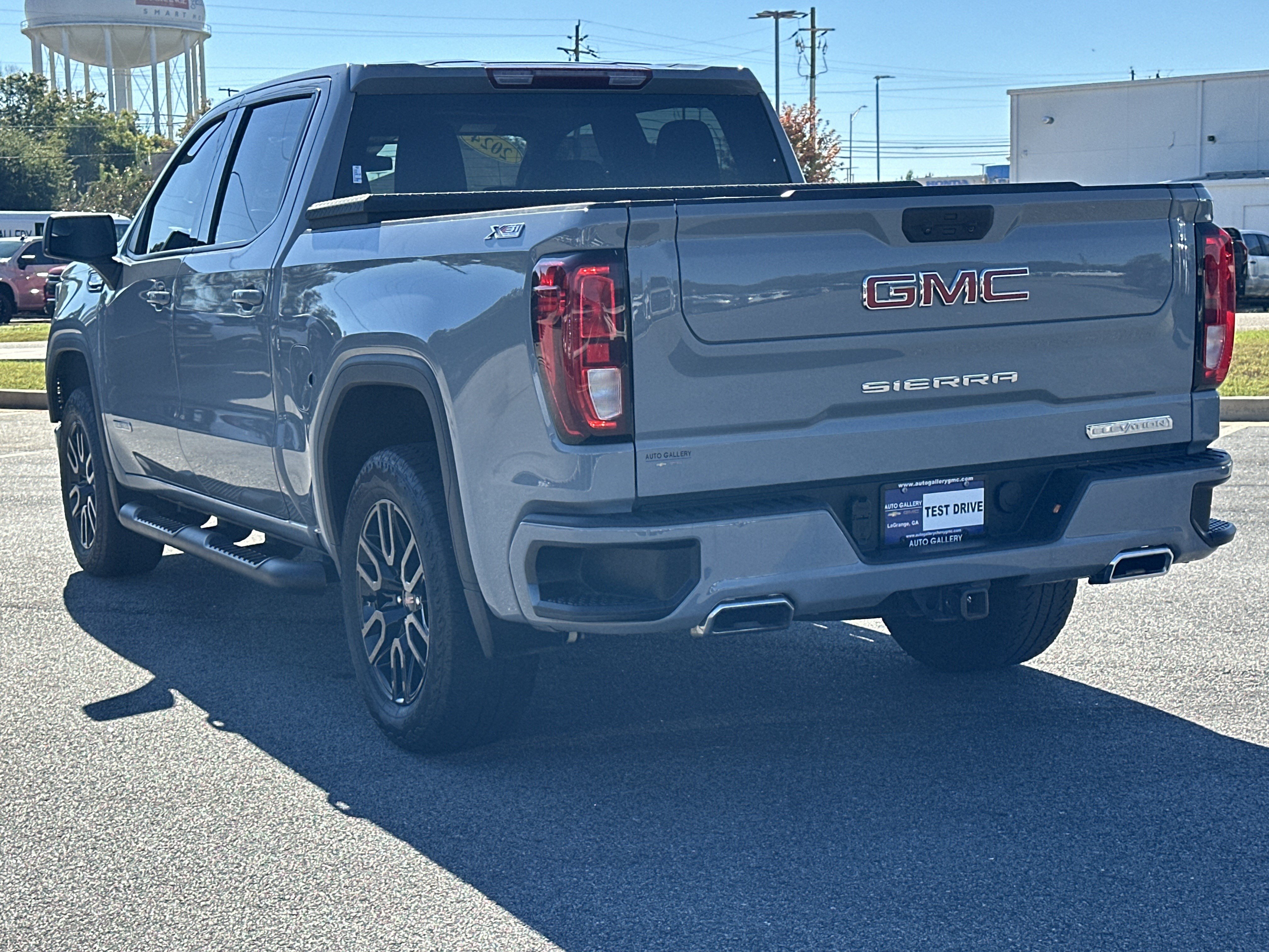 Used 2024 GMC Sierra 1500 Elevation AWD/4WD image 8