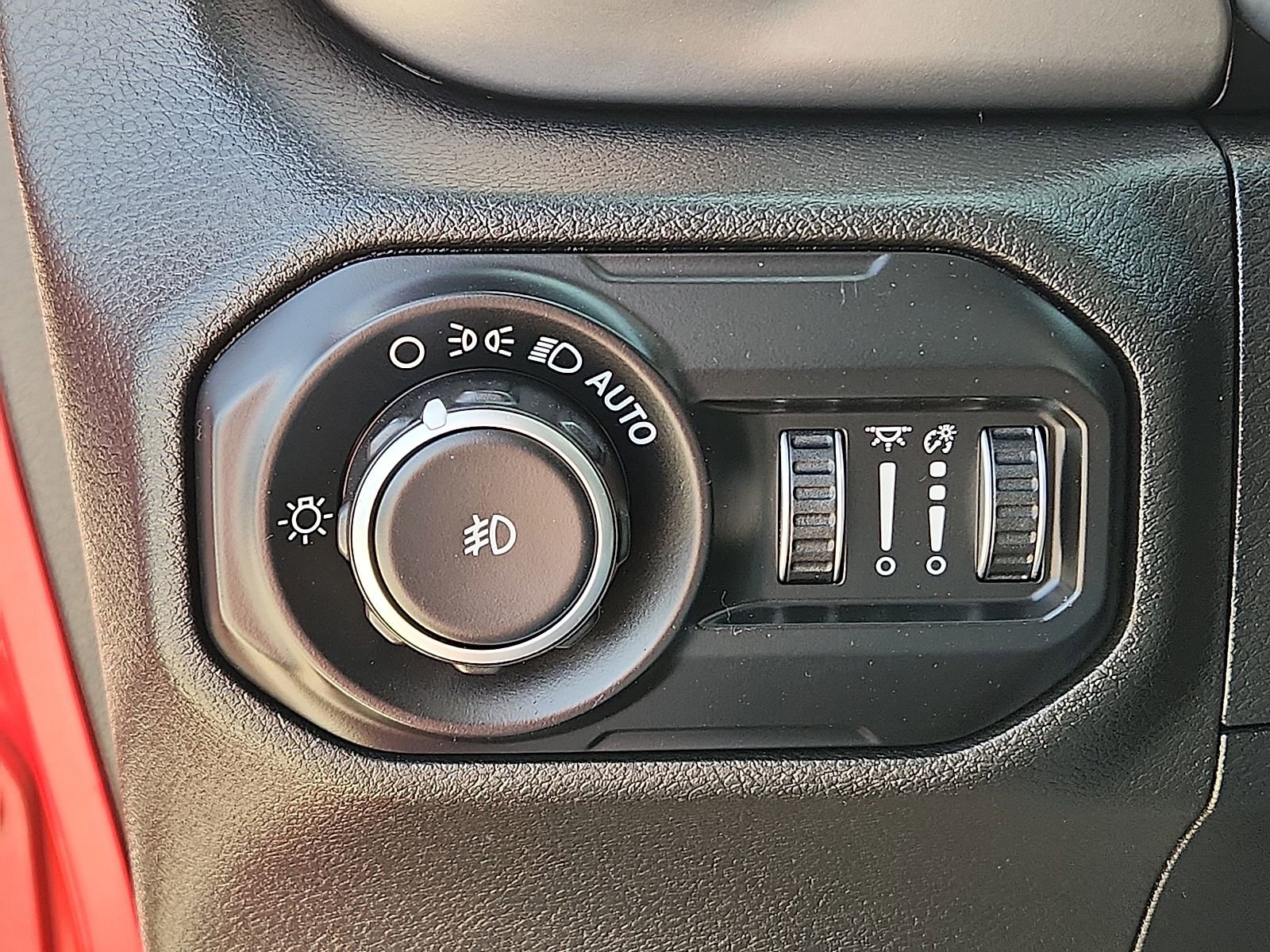 Used 2020 Jeep Wrangler Unlimited Sahara image 20