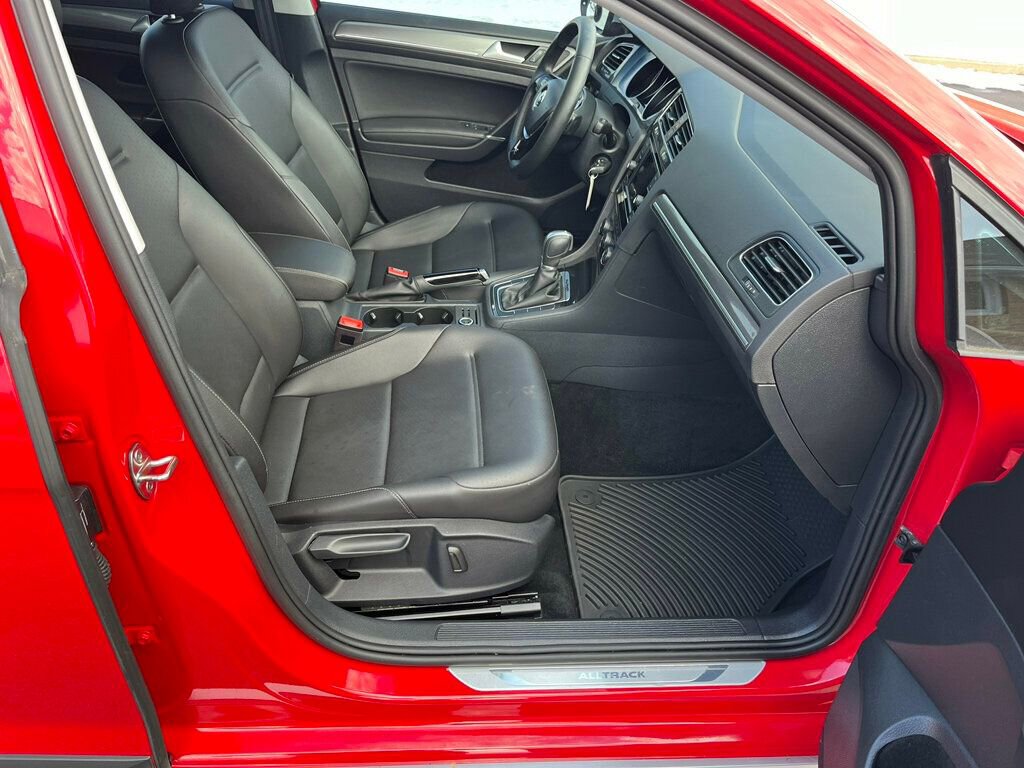 Used 2019 Volkswagen Golf Alltrack SE image 11