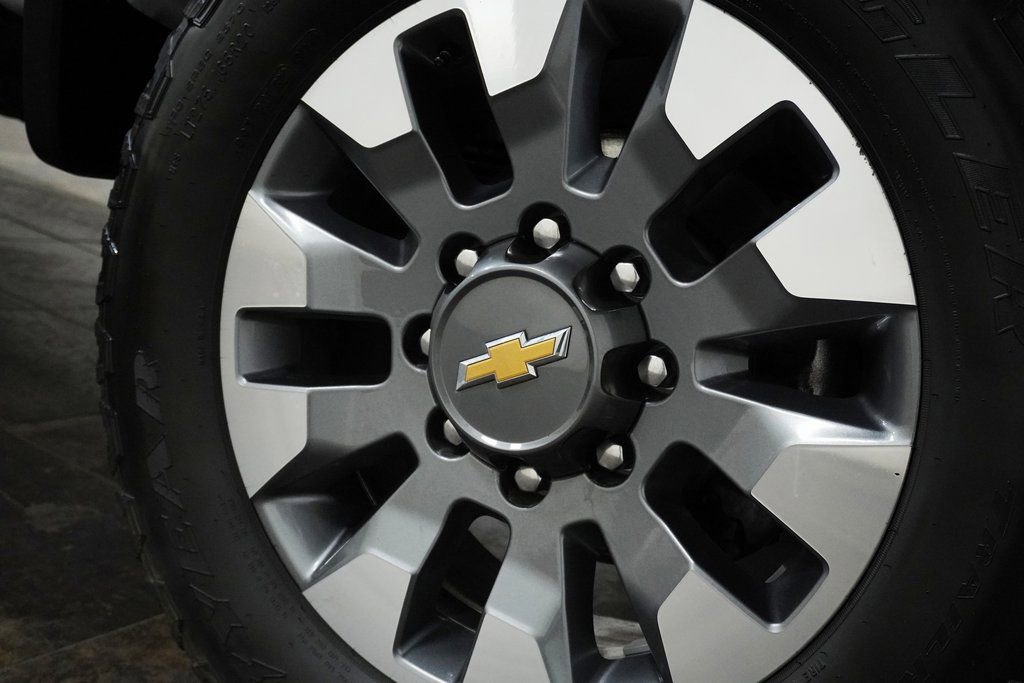 Used 2024 Chevrolet Silverado 2500 Custom w/ Custom Convenience Package image 13