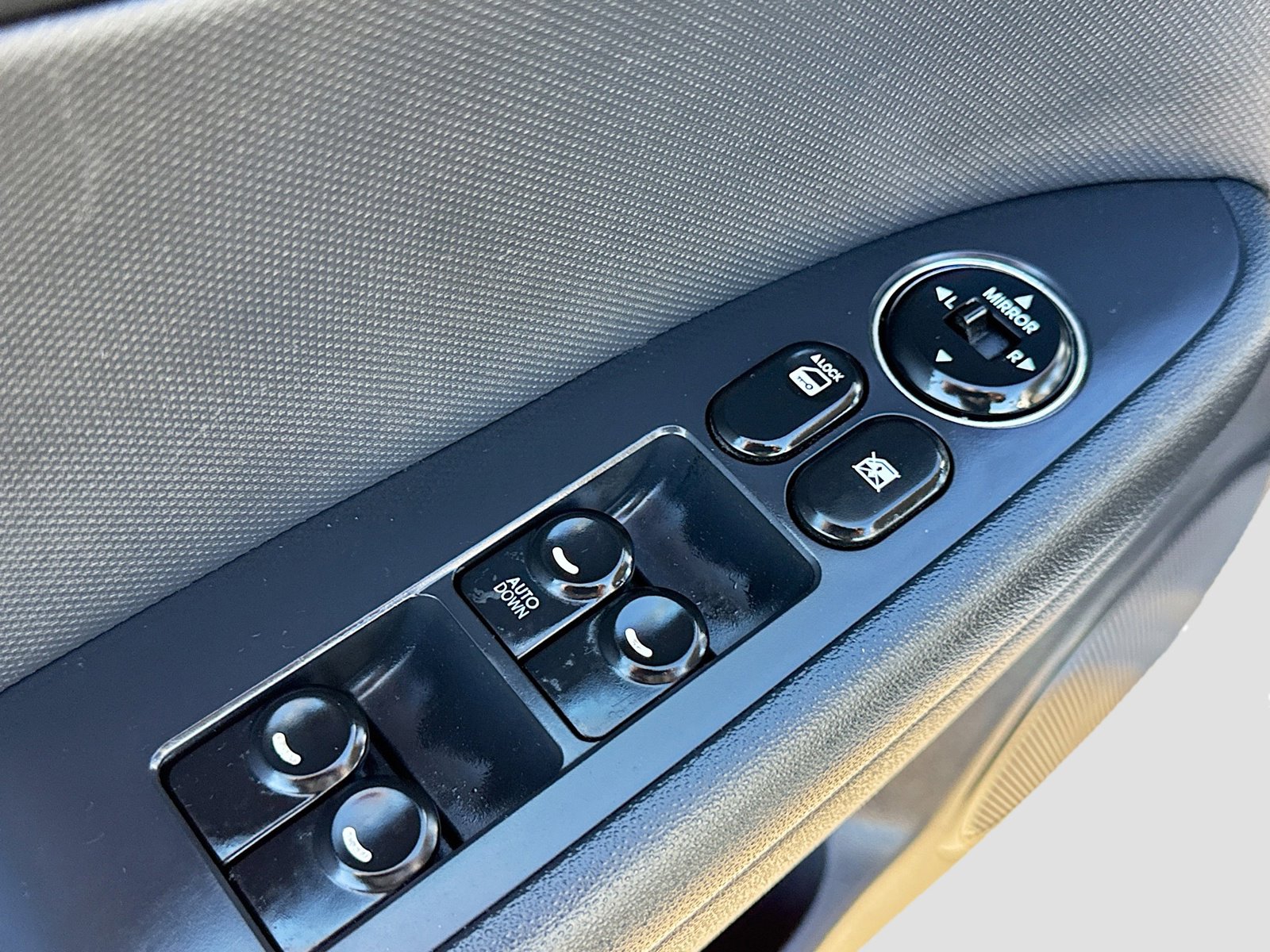 Used 2012 Hyundai Elantra GLS image 8