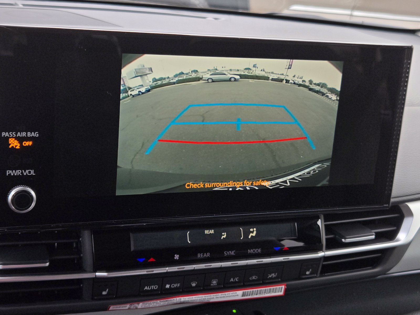 Used 2026 Toyota Sienna XLE FWD image 16