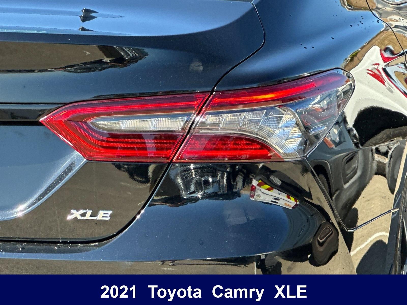 Used 2021 Toyota Camry XLE w/ Navigation Package FWD image 35