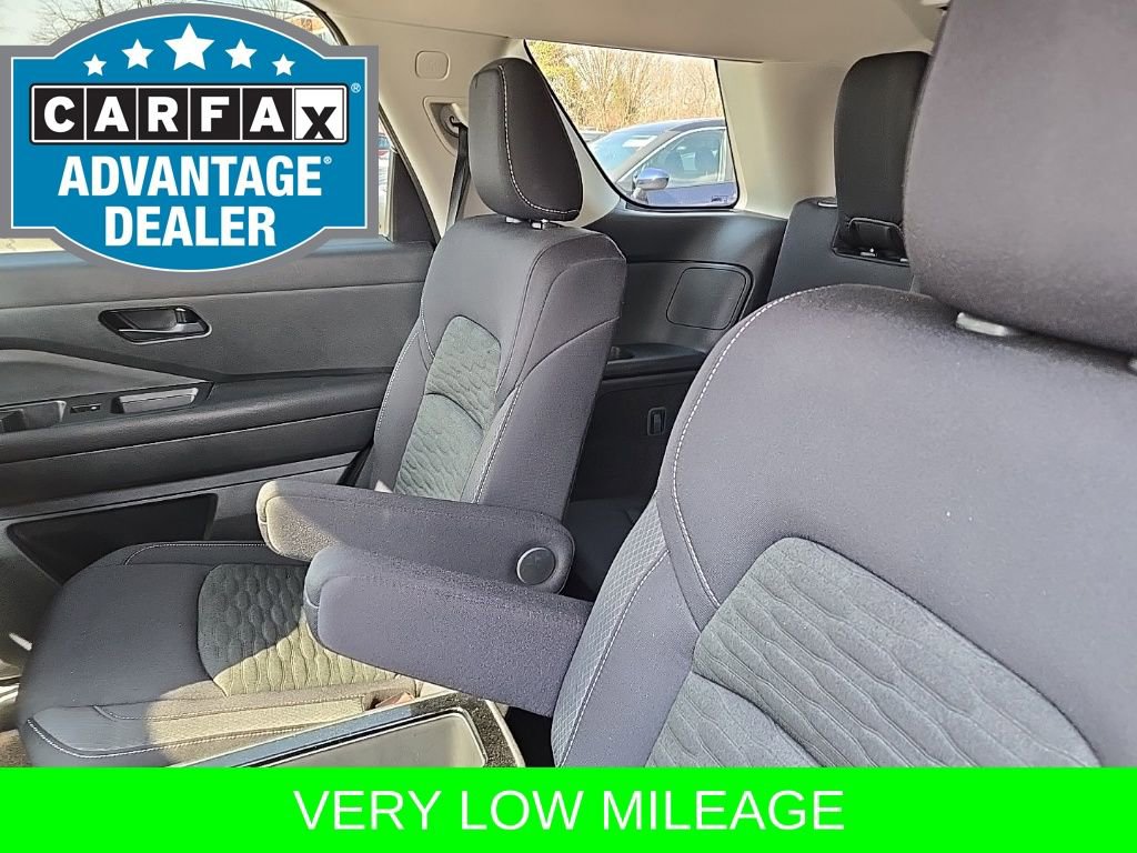 Certified 2023 Nissan Pathfinder SV w/ SV Premium Package AWD/4WD image 15