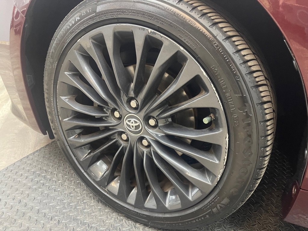 Used 2016 Toyota Avalon Touring image 38