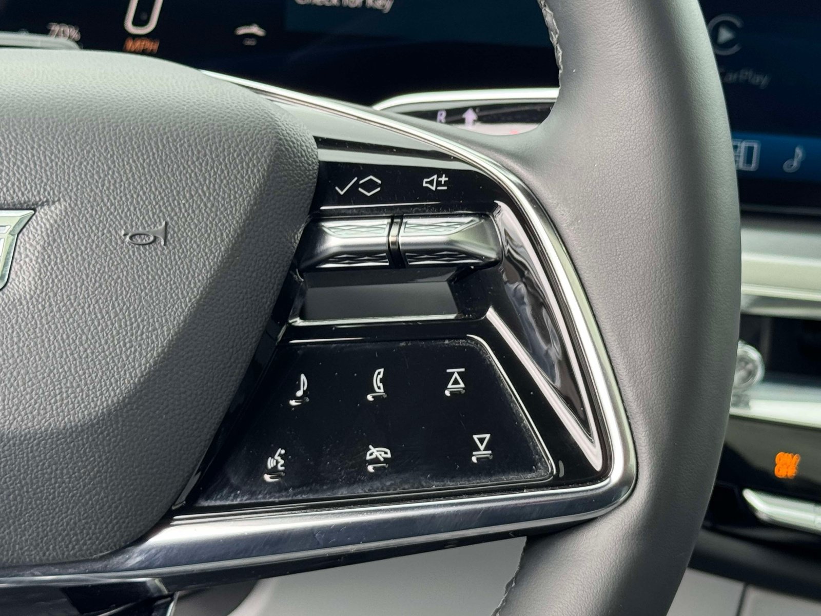 Certified 2024 Cadillac Lyriq Luxury AWD/4WD image 8