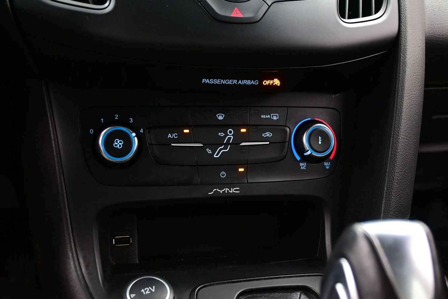 Used 2015 Ford Focus SE FWD image 19