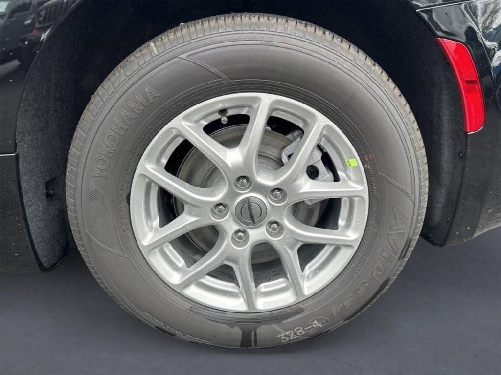 New 2025 Chrysler Pacifica Select w/ Uconnect Theater Family Group image 9