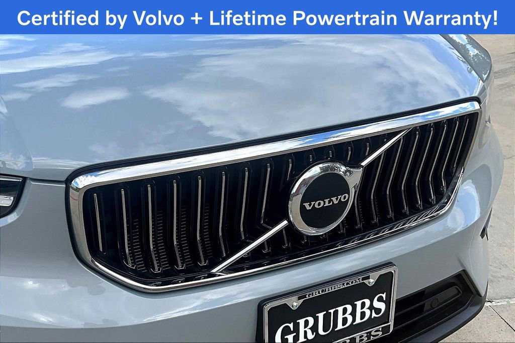 Certified 2025 Volvo XC40 B5 Core image 36