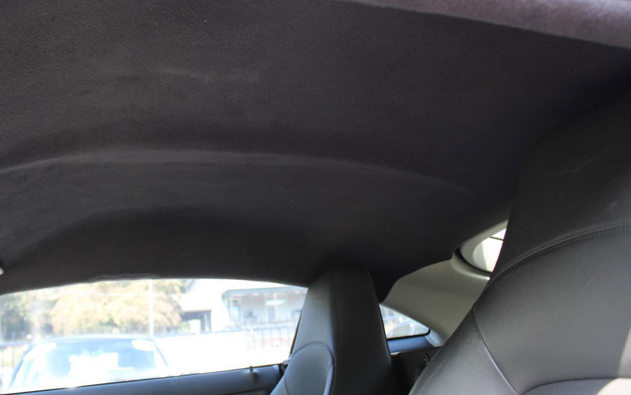 Used 2004 Chrysler Crossfire Base 2dr Sports Coupe image 32