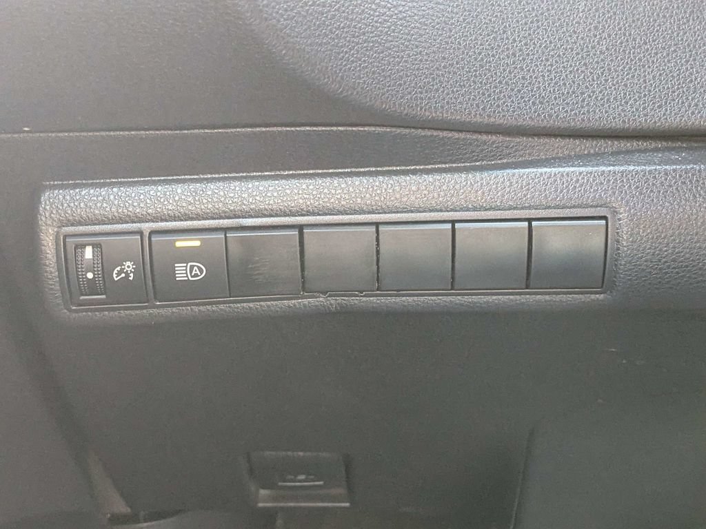 Used 2024 Toyota Corolla SE FWD image 19