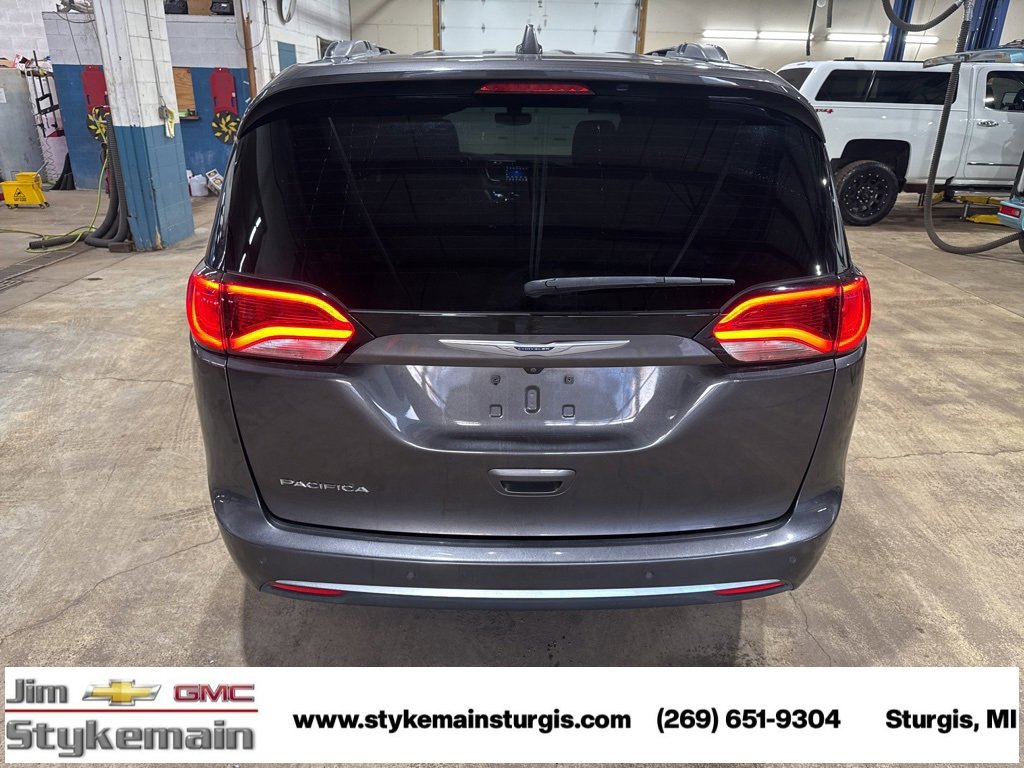 Used 2020 Chrysler Pacifica Touring-L image 5