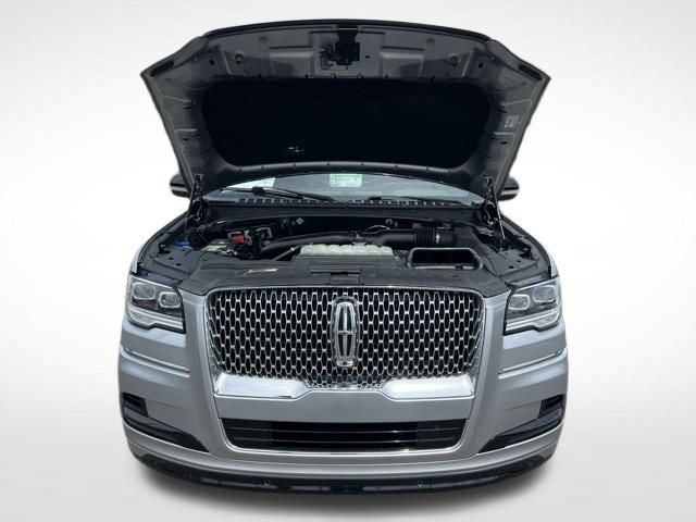 Used 2022 Lincoln Navigator L Reserve RWD image 16