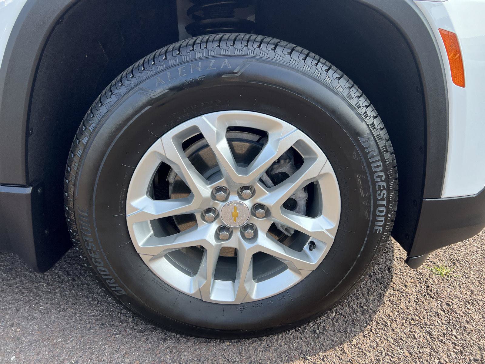 Used 2023 Chevrolet Traverse LS w/ Safety Package AWD/4WD image 9