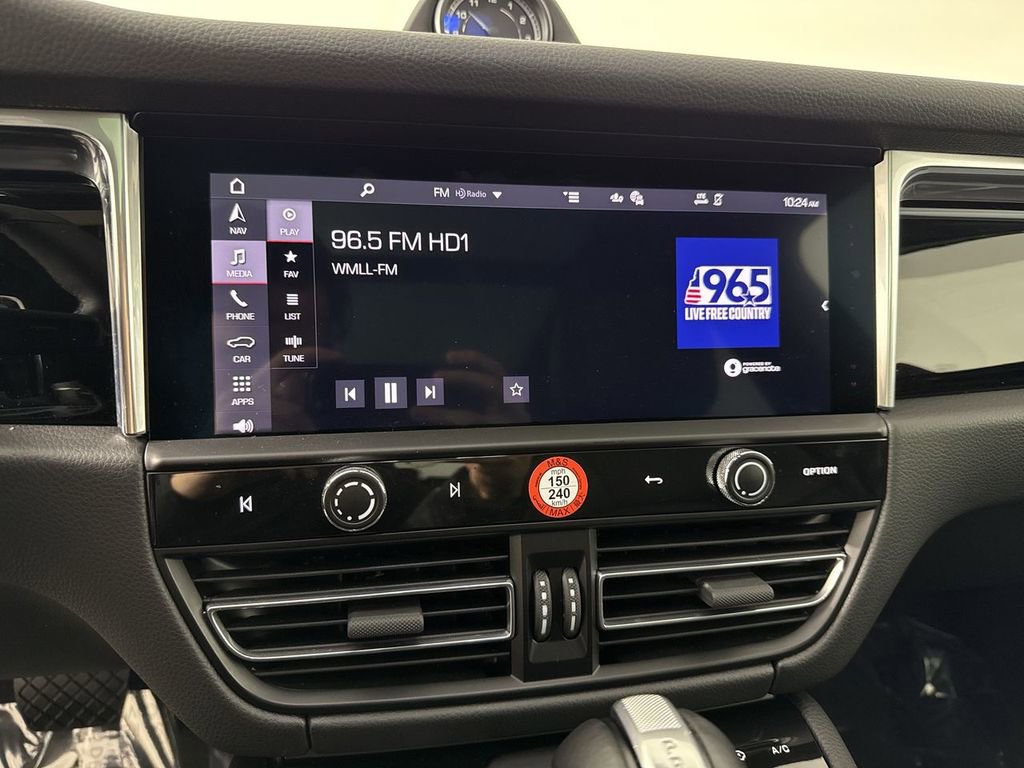 Certified 2025 Porsche Macan image 28