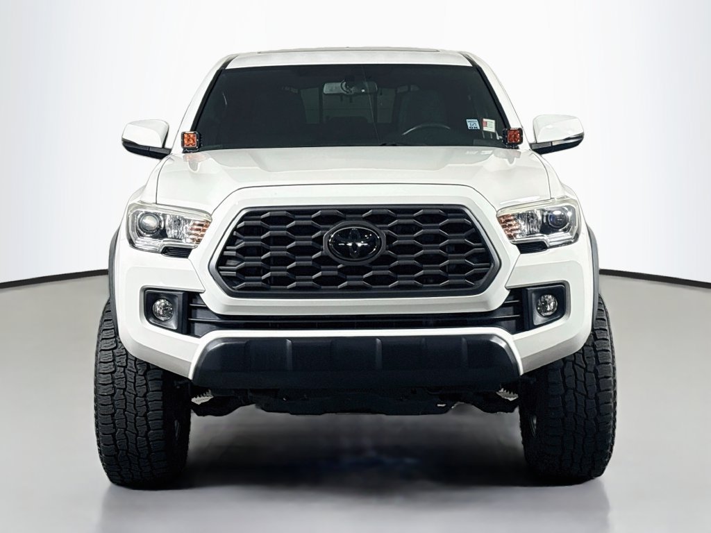 Used 2017 Toyota Tacoma TRD Off-Road AWD/4WD image 2