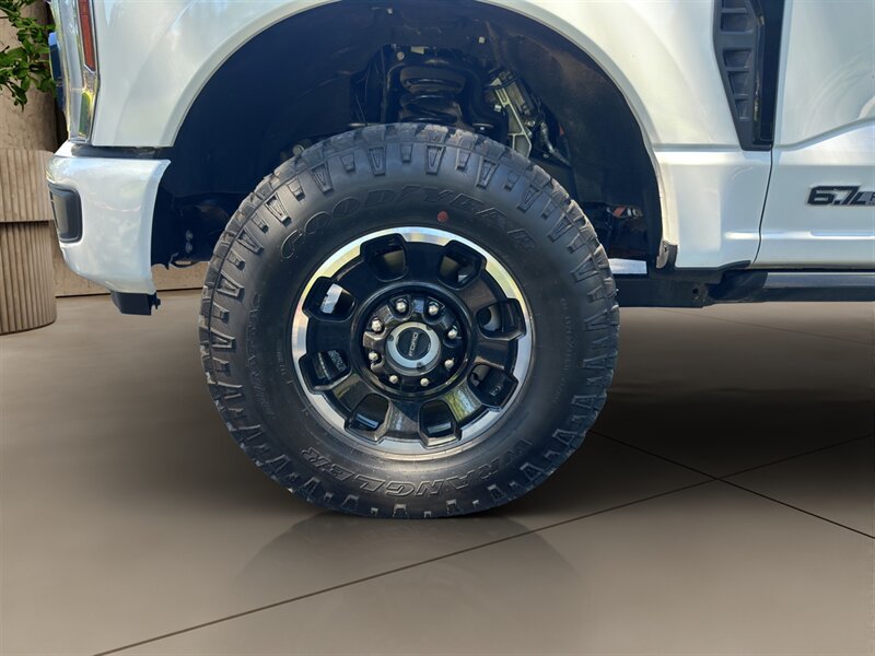 Used 2026 Ford F350 Platinum w/ Tremor Off-Road Package AWD/4WD image 20