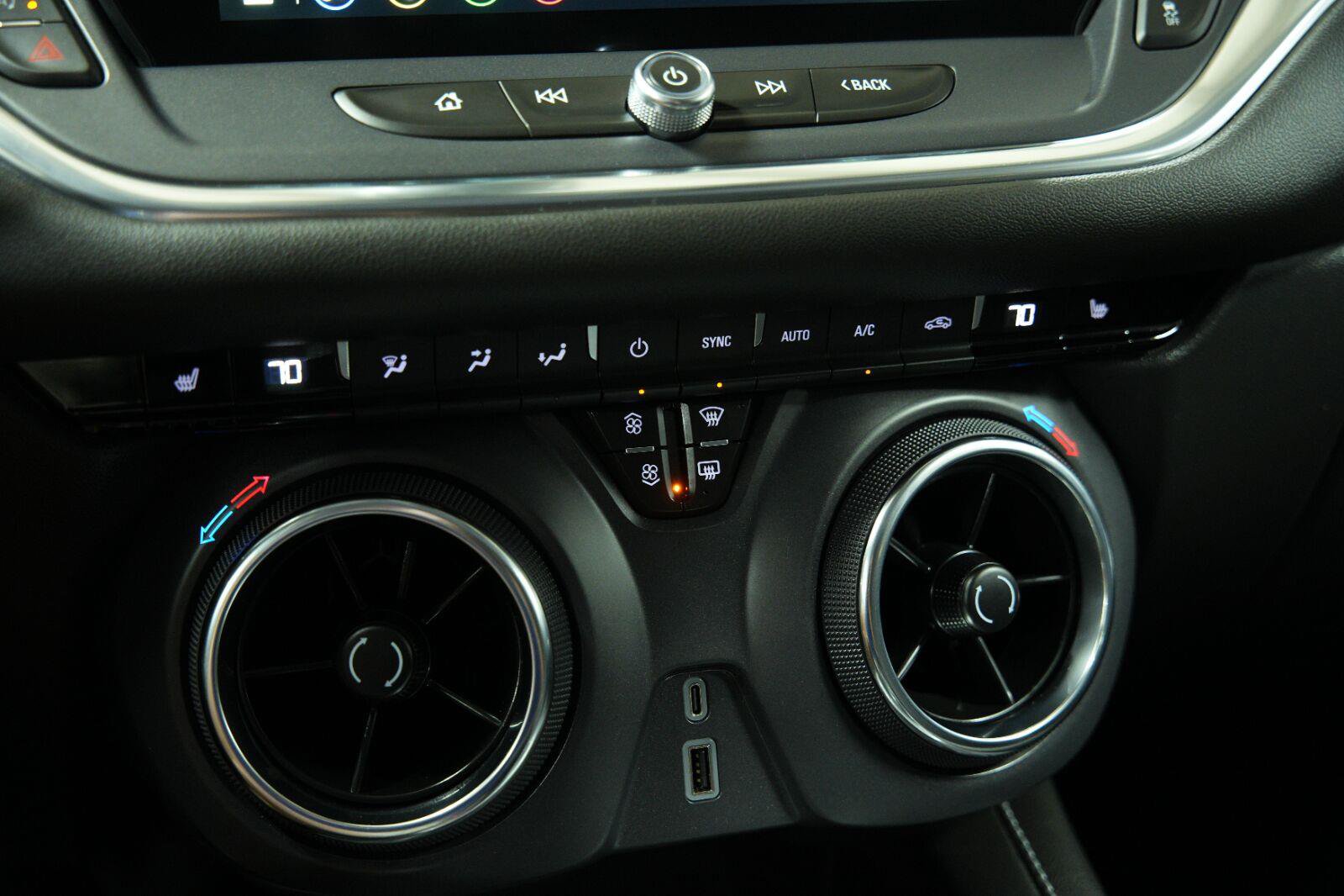 Certified 2025 Chevrolet Blazer LT FWD image 44