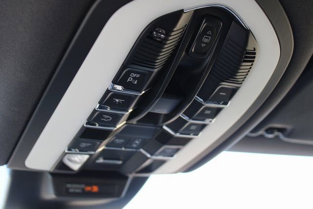 Used 2018 Porsche Macan Sport Edition image 34