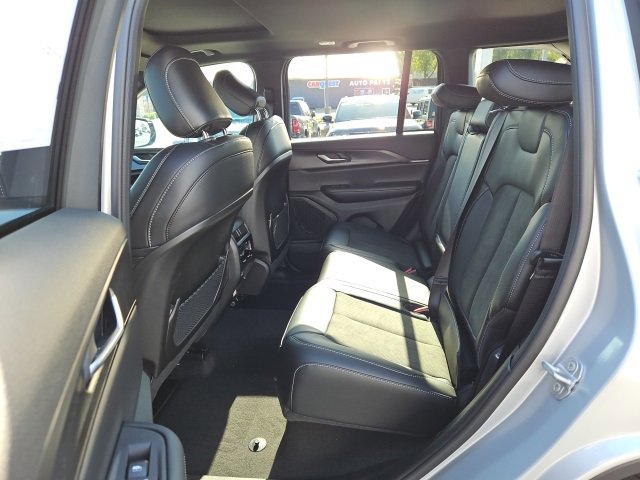 New 2025 Jeep Grand Cherokee Altitude image 16