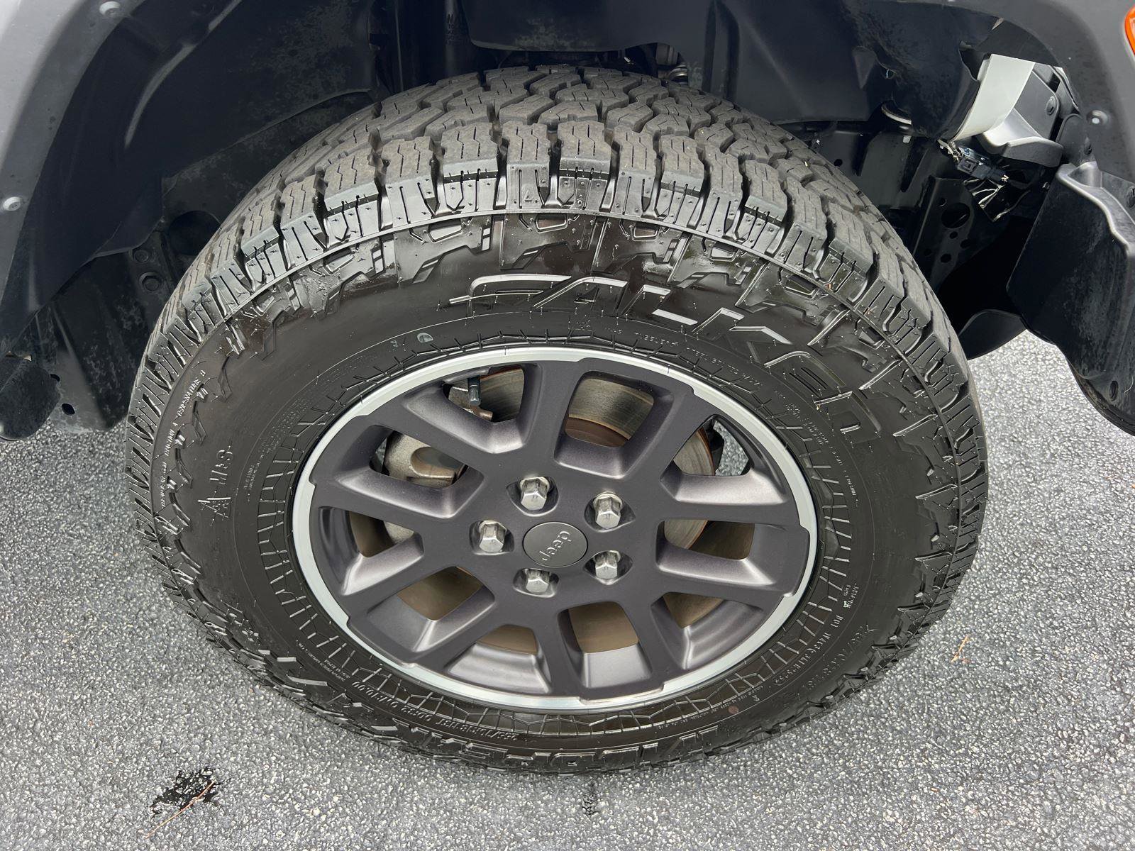 Used 2023 Jeep Gladiator Overland w/ Popular Equipment Package AWD/4WD image 13