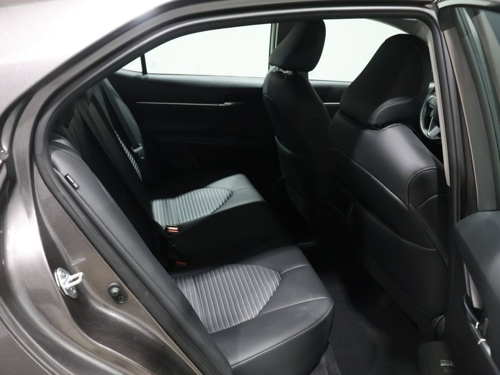 Used 2023 Toyota Camry SE image 20
