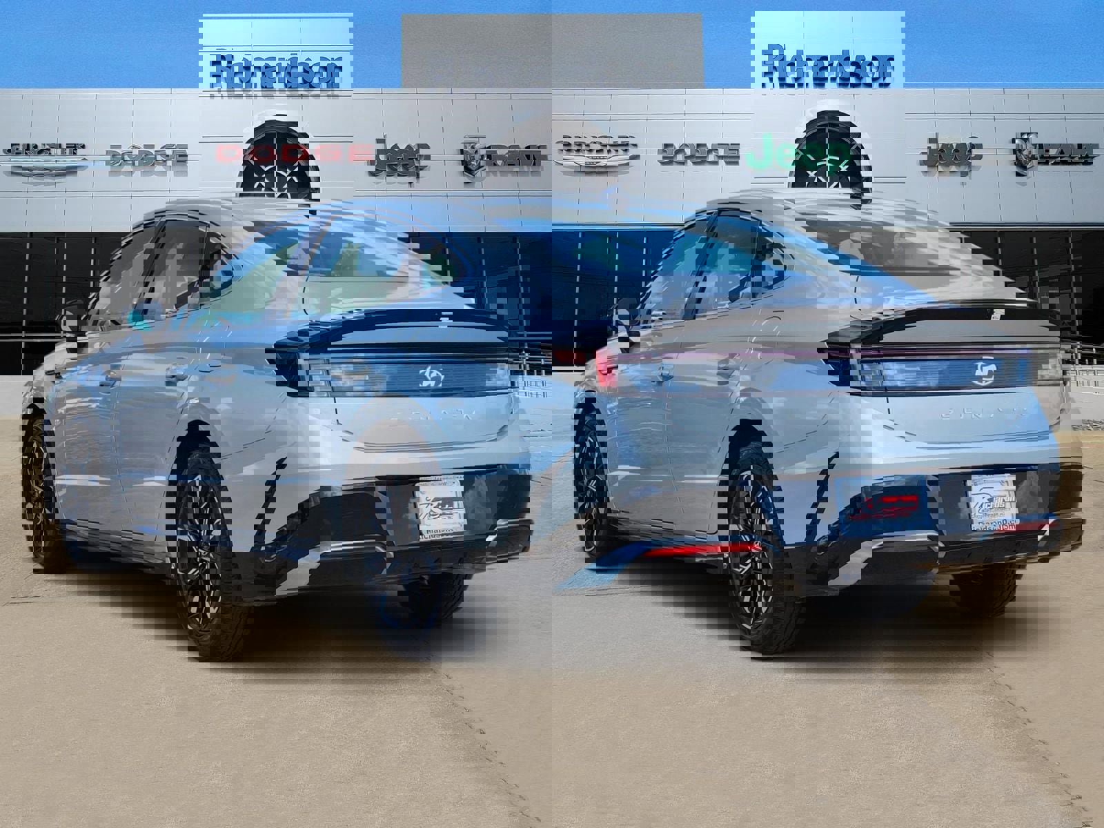 Used 2025 Hyundai Sonata SEL FWD image 3